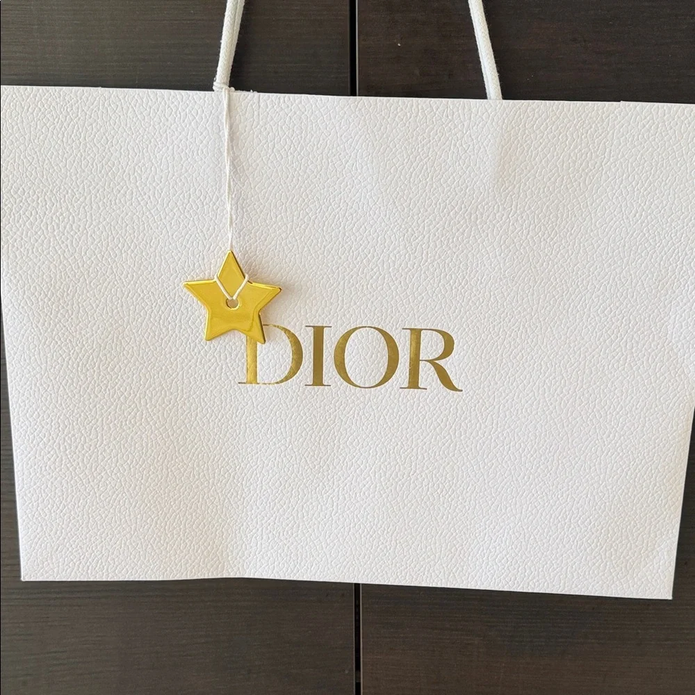 Dior Elegant White and Gold Paper shopping bag - Picture 2 of 5